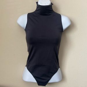 SKIMS ESSENTIAL MOCK-NECK  SLEEVELESS BODYSUIT | SIZE- XXS/XS | COLOR- ONYX